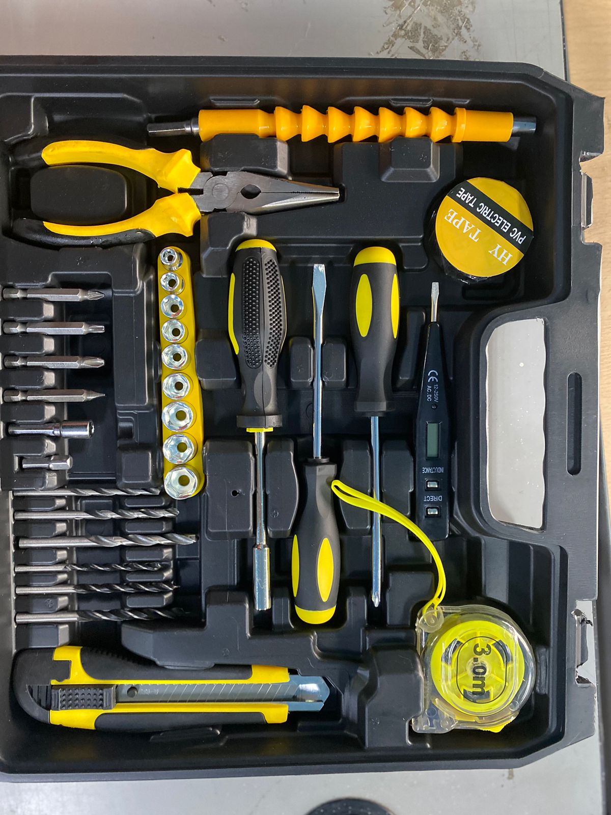 Taladro Inalámbrico de 24V + Kit de Accesorios y Herramientas