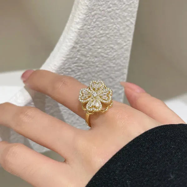Anillo de trébol Giratorio bañado en oro