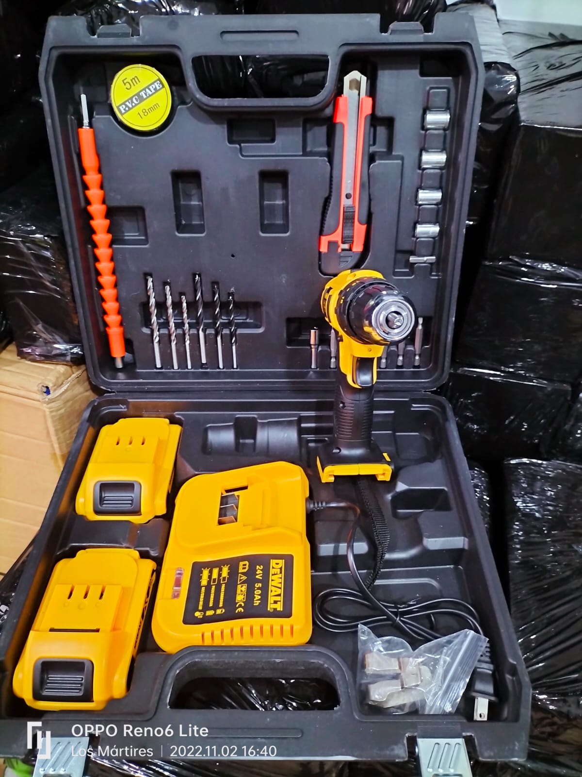 KIT DE TALADRO INALAMBRICO DE 24V  (CON ACCESORIOS)